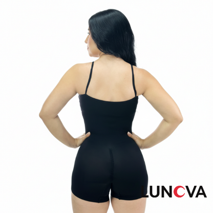 Faja Moldeadora Tejida de Pierna Corta con Tirantes